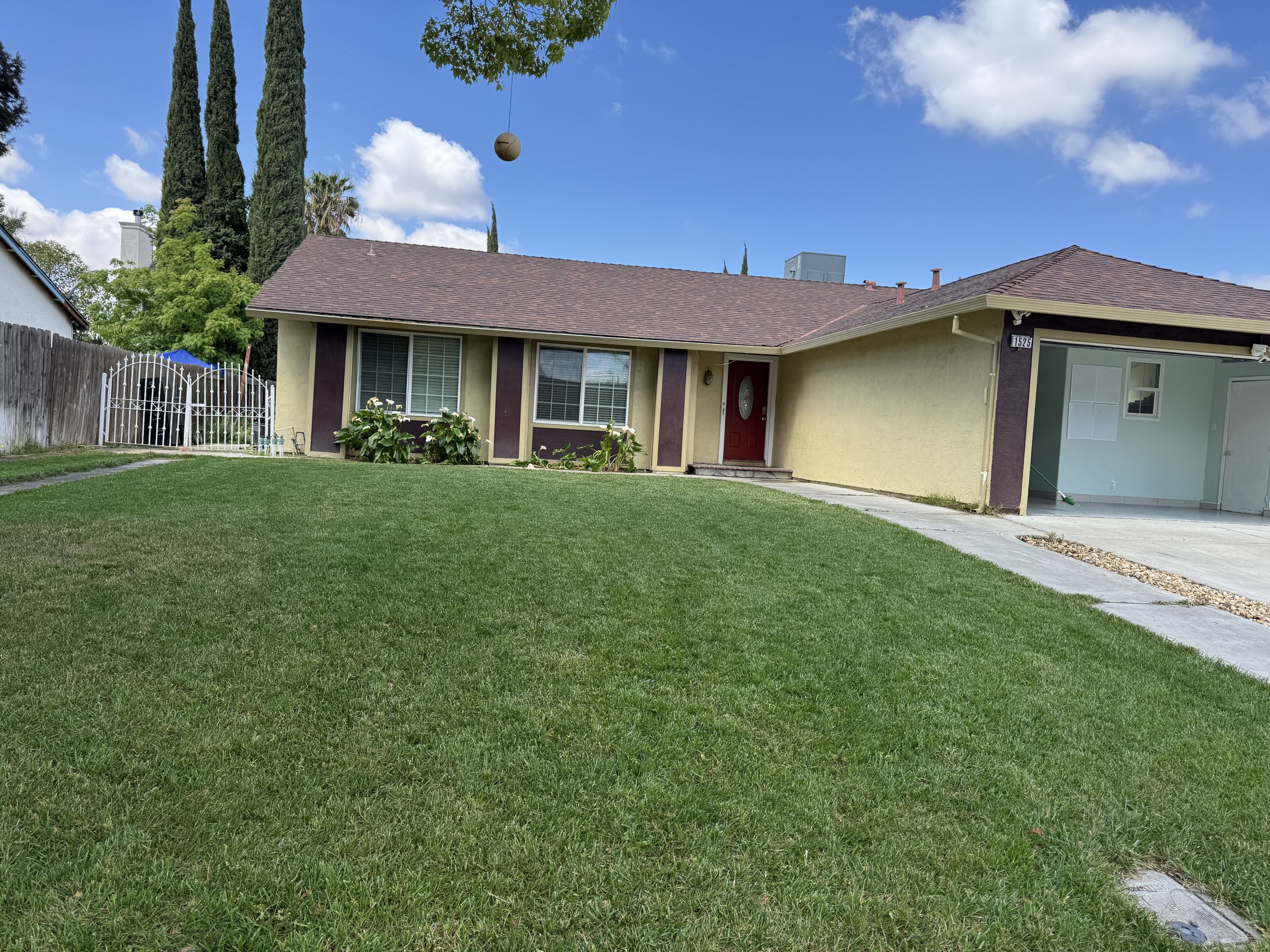 1525 Griffith Place