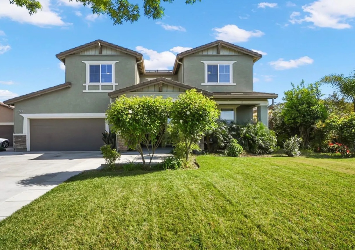15979 Crescent Park Circle