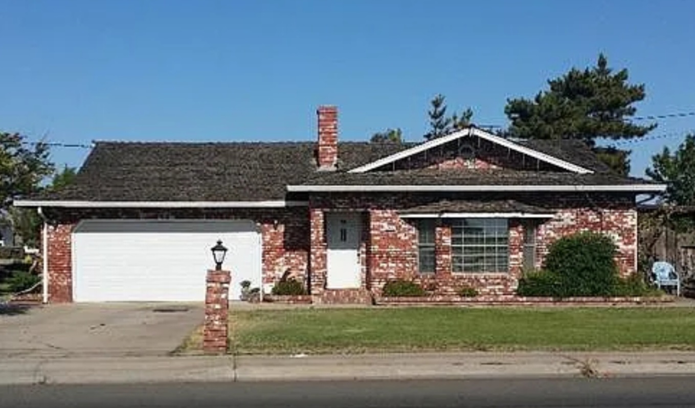 2924 Colorado Avenue